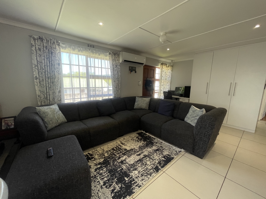 2 Bedroom Property for Sale in Nahoon Valley Park Eastern Cape